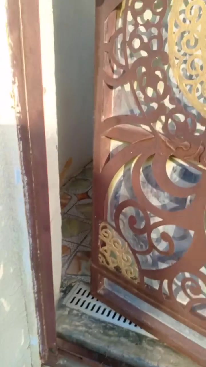 السلام عليكم
بيت مشتمل للبيع يحتوي على صاله واستقبال ومطبخ وغرفة نوم وترك داير البيت وگراج وصحيات الموقع الصويره حي العسكري الخمسه دونم شارع 15 يبعد عن شارع الشهيد عمار 20 متر مجاري وكهرباء خطين كاملات 

السعر 35 وبي مجال 
للاستفسار الاتصال على هذا الرقم ***********
