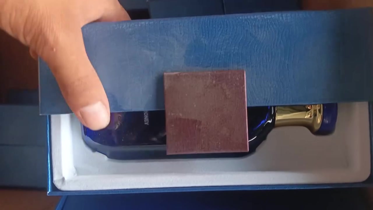 سلام عليكم تعزيله مشروع شلعه عطور مرتبه كلش اخر 10قطع بقن من بيت العطر الي بالمنصور
سعر قطعه الوحده 17الف مراسله وتساب او تصال 

‏‪***********‬‏

