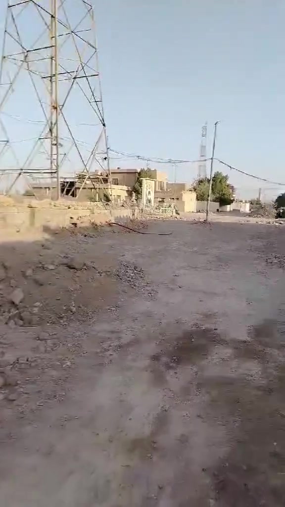 السلام عليكم دار للبيع مقابل سوق الاولى شارع المركز الاربعتالف مقابيل المستوصف بيتين٢ ..٥٠٠ متر  للتواصل على هذا الرقم‏‪***********‬‏
