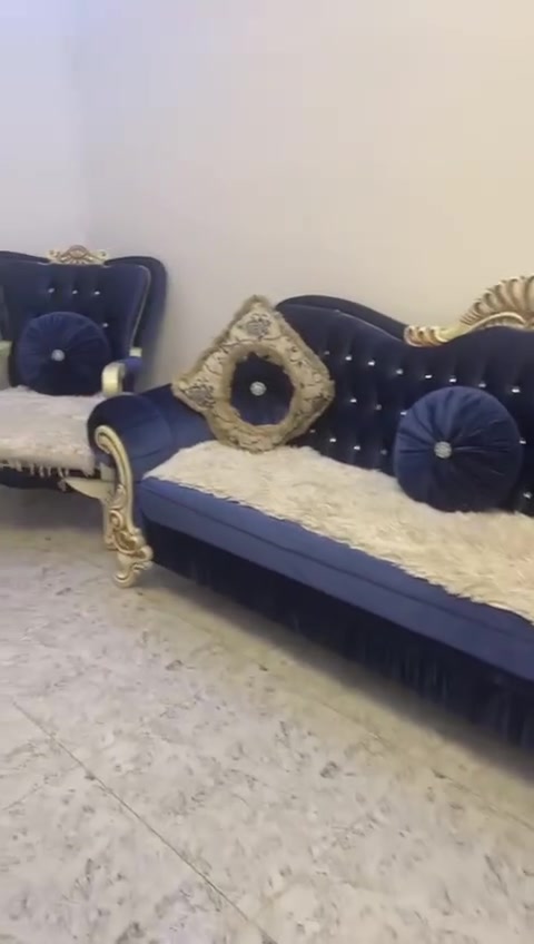 السلام عليكم تخم جديد ونظيف واستخدام جدا جدا قليل (تركي ١٠مقاعد )مع وجود طبله وسطيه قماش تركي درجه اولى ثقيل مع كوشات ١٠ مع وجود (جراجف للحفاظ ع التخم )هديه من ضمن التخم وبي مجال جدا بسيط .فقط الشراي للاستفسار ***********
