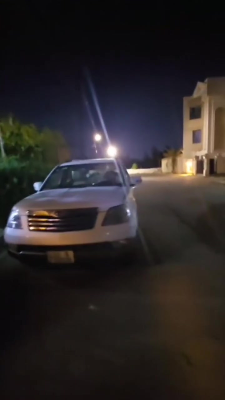 بيت للبيع زراعي في الشعب حي المهندسين
مساحه 100
الواجه5،/نزال20
يحتوي. على 2غرف نوم 
وصاله كبيره. واستقبال
و3خدامات
وصطح خلفي 
البيت على شارع. 15العريض
منطقه هادئه وناسها طيبين
قريب على الشارع العام اول مربع
السعر 135
للتواصل ***********
ابو علي
