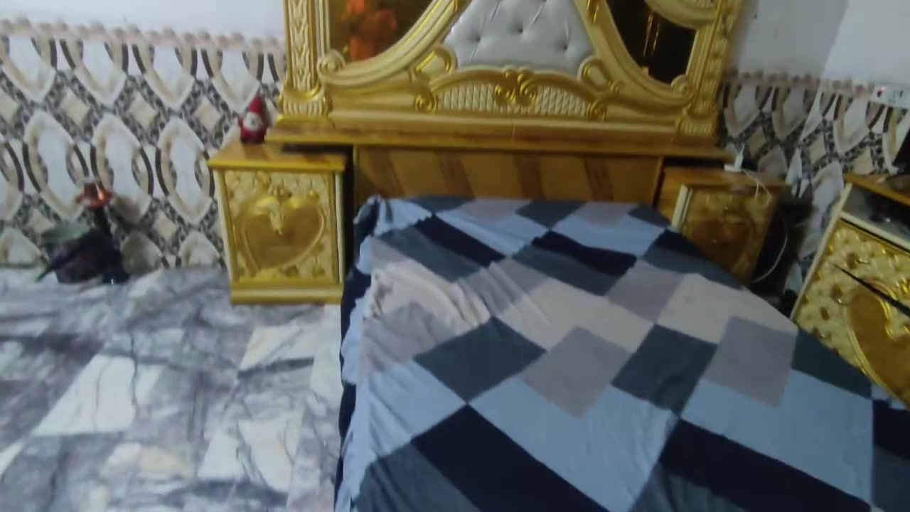 السلام عليكم اخشاب للبيع السعر 850 وبيها مجال ***********
