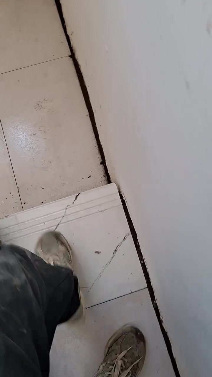 السلام عليكم خلفه بورسلين ارضيه سيراميك بنواعه شغل هندسي الموقع النجف ***********
