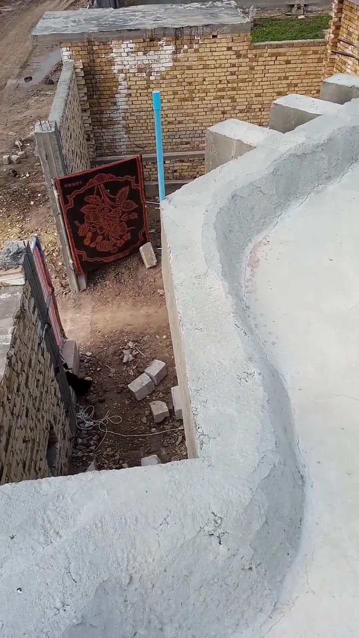 ونج تصعيد كافة مواد البناء 
طابوك ،رمل ،سمنت ،بلوك ،ثرمستون
أي شي يخص البناء

***********

