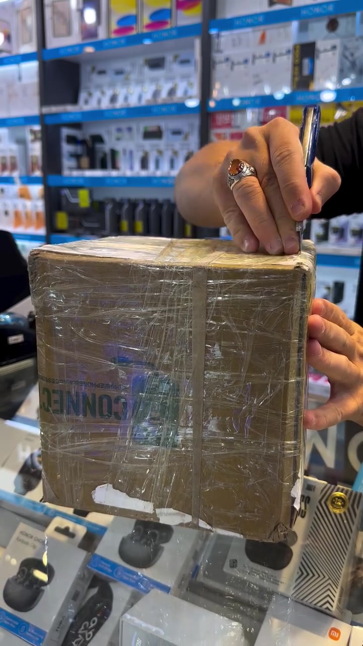 تم بحمدالله وصول وجبه جديده 
‏من ال iPhone 13 بروماكس 
ذاكرة 256 
نورمال وتر بروف مكفول  كفالة عامة السعر #770,000 
دينار متوفر داخل
 سنتر أحمد ***********
العنوان بابل المسيب شارع المستشفى سنتر أحمد الموبايل الوكيل الرسمي للشركات الهواتف النقالة في بابل
￼
