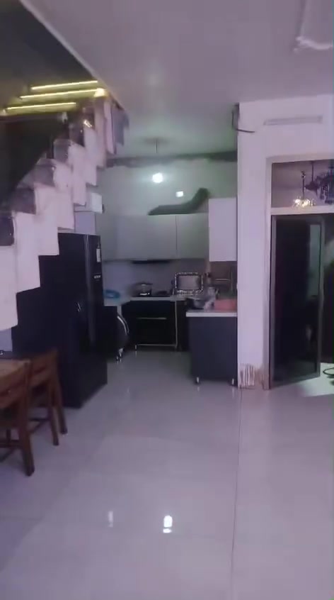 بيت البيع في حي دجلة مساحه ١٠٠الوجه ٦وربع ونزال ١٦ونص  الاسسفار على رقم ***********
