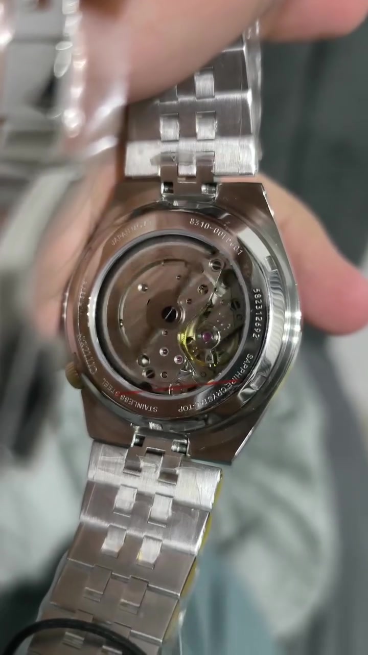 سلام عليكم، ساعة للبيع Citizen tsuyusa two tone جديدة غير مستخدمة ساعة وتاك فقط موديل 2026، للمهتم التواصل خاص او على الرقم ***********
