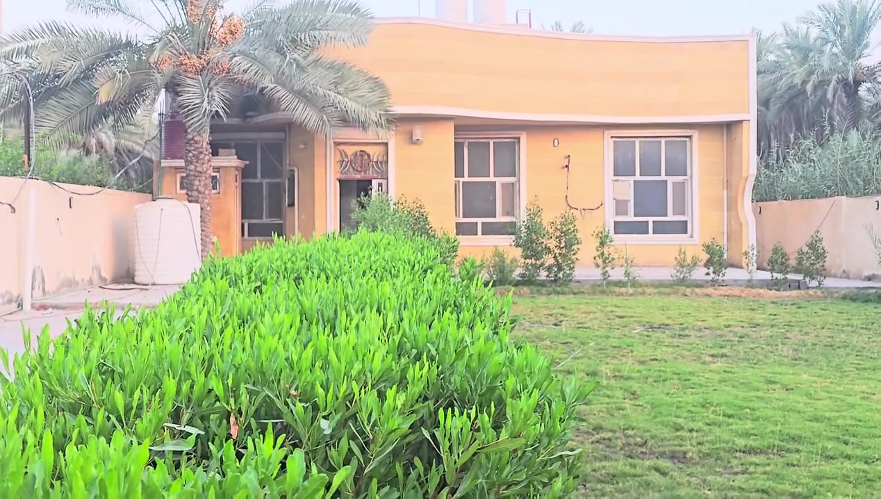 🔶 اعلان رقم 2567
( حيث الأمامين عليهم السلام الحسين وأخيه ابا الفضل العباس) 
موقع مثالي للسكن في مدينة كربلاء المقدسه  📍
دار سكني + حديقه + كراج المساحه 1,000متر 🏠 #للبيع! 
محتويات الدار :
*٢ غرف منام *حديقه *مساحه واسعه *كراج
كل الخدمات ماء وكهرباء ومدارس واسواق  
نوع العقار طابو سند ٢٥ 
العنوان في مدينة كربلاء المقدسه قرب مطبخ العتبه
السعر قابل للتفاوض للجاد في الشراء! 
- موقع المكتب 📍 
طريق السيده زينب ع قرب عمود 131
- او الاتصال على الرقم التالي 📞 
ابو علي ***********
           ***********

