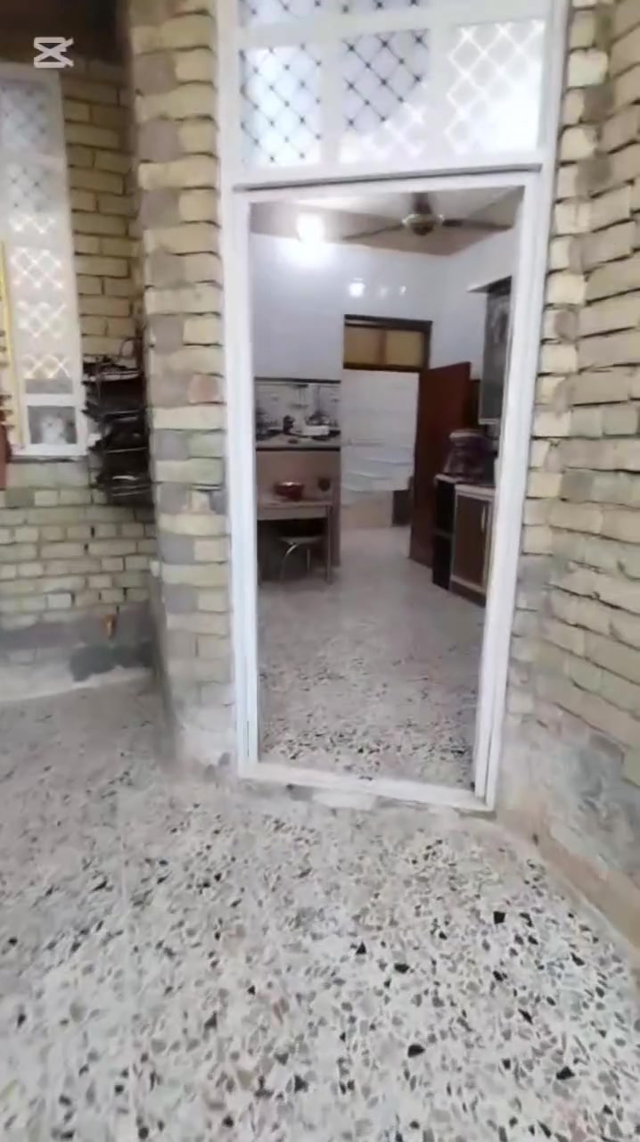 عقار البيع الفلوجه شهداء حي اءمين يبعد عن شارع ابو نسوره اميت متر مساحت العقار  ١٥٠ يحتوي على صاله ودوانيه مطبخ حار وبارد وغرفه موحمام وطابق ثاني يحتوي على صاله ثلات غرف نوم وحمام وبيتونه طابق ثالث طابق الول كاشي ومحزم كامل ول طابق ثاني بورسلين بيت كامل مكمل من عدا لواجهيه ول بوب طابق ثاني سعر 155 مليون ***********
