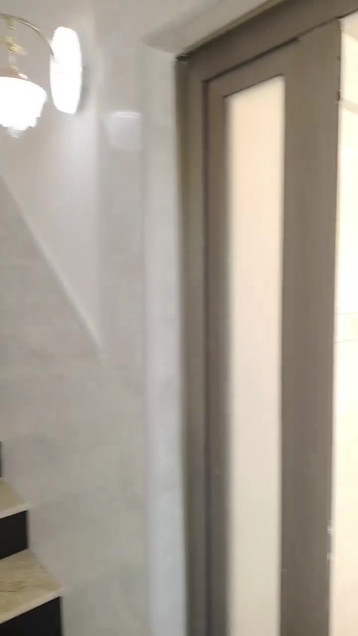شقه للايجار حي زيتون خلف كليه كنوز طابق اول ٢ غرفه وصاله ومطبخ وصحيات اجاره ٦٥٠ الف الاستفسار ***********
