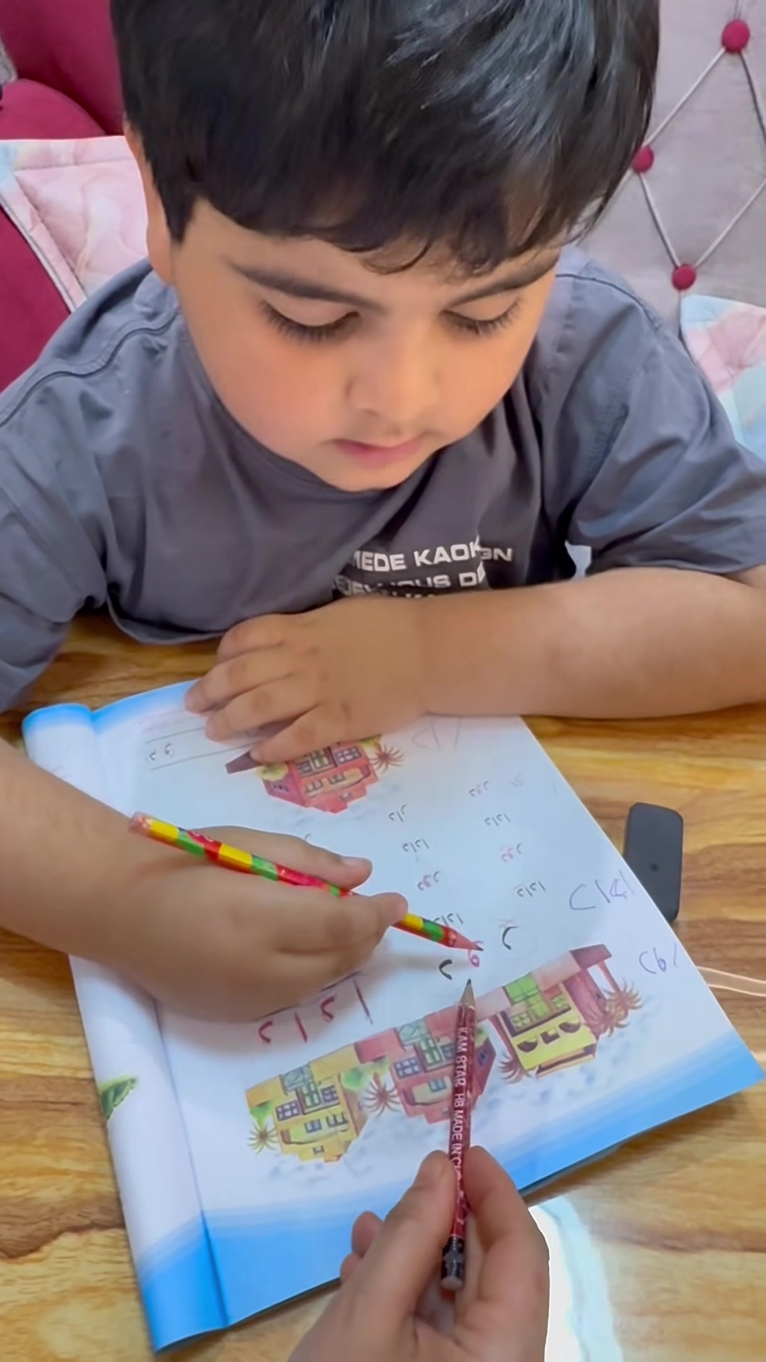 ✨📚 فرصتك لتأسيس طفلك صح من البداية! 📚✨

🔤 هل طفلك في الصف الأول الابتدائي ويحتاج تقوية باللغة العربية؟
✏️ نعالج ضعف القراءة والكتابة من الأساس وبطريقة سهلة وممتعة!

📌 يشمل الكورس:
✔️ تعليم الحروف من الصفر (قراءة + كتابة)
✔️ تهجئة الكلمات بشكل صحيح
✔️ تحسين الخط والكتابة
✔️ تدريب على القراءة بطلاقة وثقة

🎯 بأسلوب مبسط يناسب الأطفال ويخليهم يحبون الدراسة ❤️

👩‍🏫 متابعة مستمرة + اهتمام فردي بكل طالب

🔥 لا تضيع الفرصة – الأماكن محدودة!

📩 للحجز والاستفسار ***********📞
