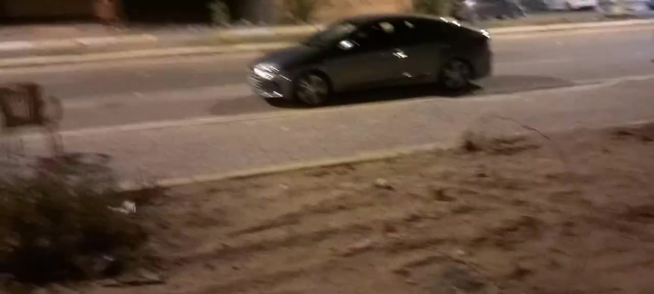 سلام عليكم 
قطعة أرض مساحة 204 متر 14x14.5 واجهة 14 نزال 14 ونص
موقع مميز جدا 
 شريط القضاة بين الانتفاضة الثانية والميلاد وجه ع الانتفاضة الثانية 
للإستفسار  ***********
