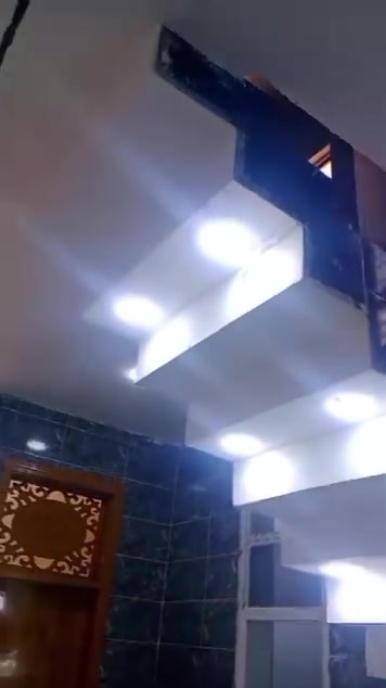 بيت للبيع 200 م
مجمع نبيل الحولي 
موقع مميز 
بناء درجة اولى 
***********
