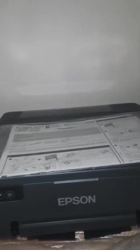 [٢٢/‏٩, ١٢:٤٦ م]  ♥️: طابعة Epson L8050 ✨
طابعة Epson L8050 بحبر حراري، مناسبة للطباعة على: 👕 الملابس
☕ الأكواب
🍽️ الصحون
📌 مميزات الطابعة:
الطابعة جديدة ونظيفة جداً.
استخدام قليل جداً، وما مستخدمة بشكل تجاري.
يتم تشغيلها كل فترة وطباعة ورقة فقط للمحافظة على الحبر وعدم جفافه.
وياها ورق للطباعة على الملابس السوداء 🖤
وياها ورق للطباعة على الملابس الفاتحة 🤍
نوعية الأوراق ممتازة جداً ومناسبة للشغل الاحترافي.
💗 مناسبة للي تريد تبدأ مشروع طباعة أو تضيف الطباعة لشغلها

السعر 455 الف وبيها مجال
[٢٢/‏٩, ١٢:٤٦ م] ر ♥️: طابعة Epson L8050 ✨
طابعة Epson L8050 بحبر حراري، مناسبة للطباعة على: 👕 الملابس
☕ الأكواب
🍽️ الصحون
📌 مميزات الطابعة:
الطابعة جديدة ونظيفة جداً.
استخدام قليل جداً، وما مستخدمة بشكل تجاري.
يتم تشغيلها كل فترة وطباعة ورقة فقط للمحافظة على الحبر وعدم جفافه.
وياها ورق للطباعة على الملابس السوداء 🖤 اشتريته ب٣٥ الف
وياها ورق للطباعة على الملابس الفاتحة 🤍 ب١٥ الف 
نوعية الأوراق ممتازة جداً ومناسبة للشغل الاحترافي.
💗 مناسبة للي تريد تبدأ مشروع طباعة أو تضيف الطباعة لشغلها

السعر كامل للورق والطابعه 455 الف وبيها مجال

وتساب ***********

