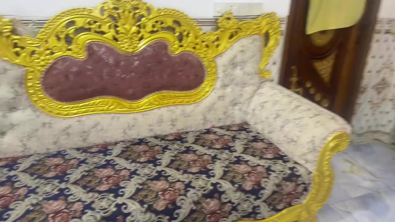 ديوان ملكي نضيف كلش مستعمل شي قليل الطول الكلي 11 متر عدد المقاعد 6 مع كرسي 1 المكان بابل قرب سيطره الاثار السعر مليون و250 للتواصل ***********

