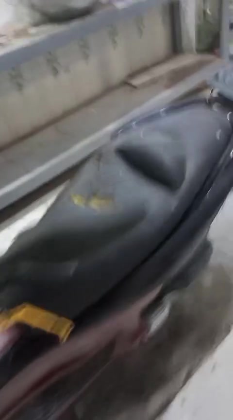 السلام عليكم ورحمه الله 
PCX جيل اول 
للبيع يرادلها تجفيت و خط نارية الباقي كلة كفالة ياباني KF 
السعر 550 و بي مجال+الدراجة بس مفصخ كڤراتها 
واتساب ***********
