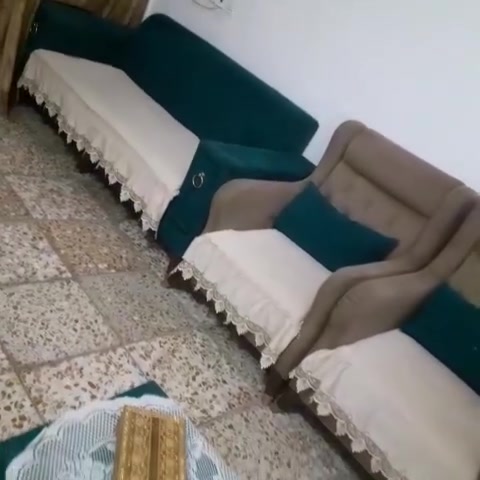 السلام عليكم تخم 10 مقاعد نضيف سعر مناسب مكاني نهروان ***********
