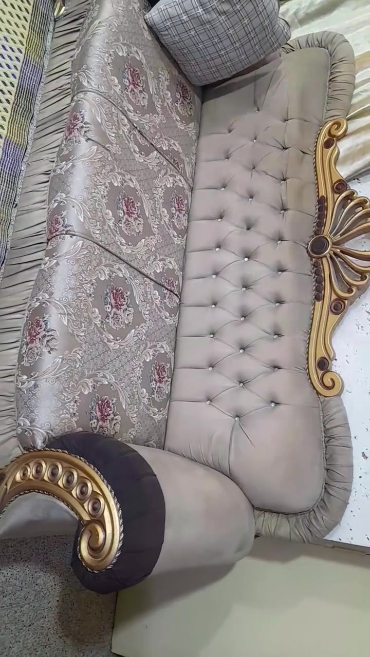 سلام عليكم بيع تخم قنفات ملكي بحاله جيده جدا بسعر نهائي ٣٠٠ ألف دينار الموقع بغداد الزعفرانيه 
التواصل عل هذا الرقم ***********
