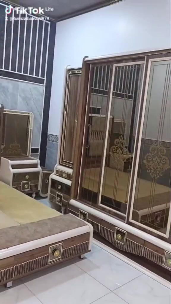 غرفة نوم تركي نضافه فول احله من تصوير بهواي سعرها مليون و ٤٠٠ وبيها مجال للاستفسار ***********
