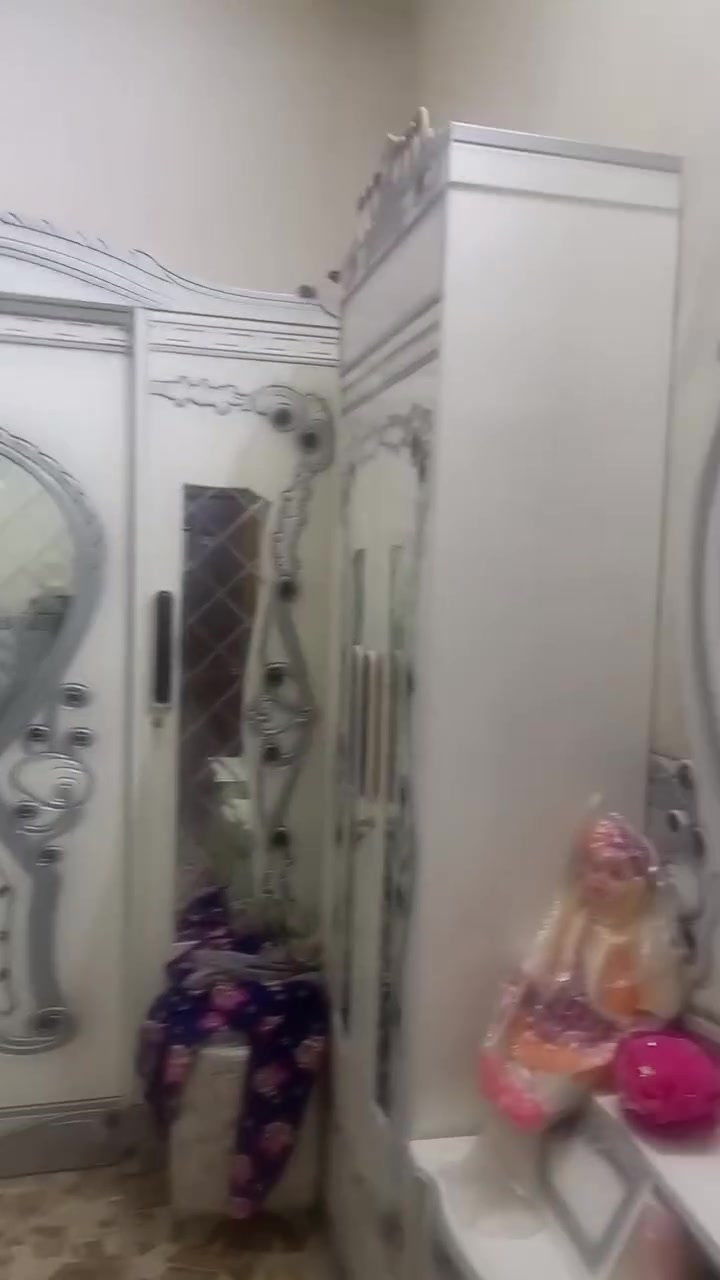 غرفه.نوم.للبيع.المكان.بغداد.مدينه.الصدر.للاستفسار.الاتصال.على.الرقم.***********
