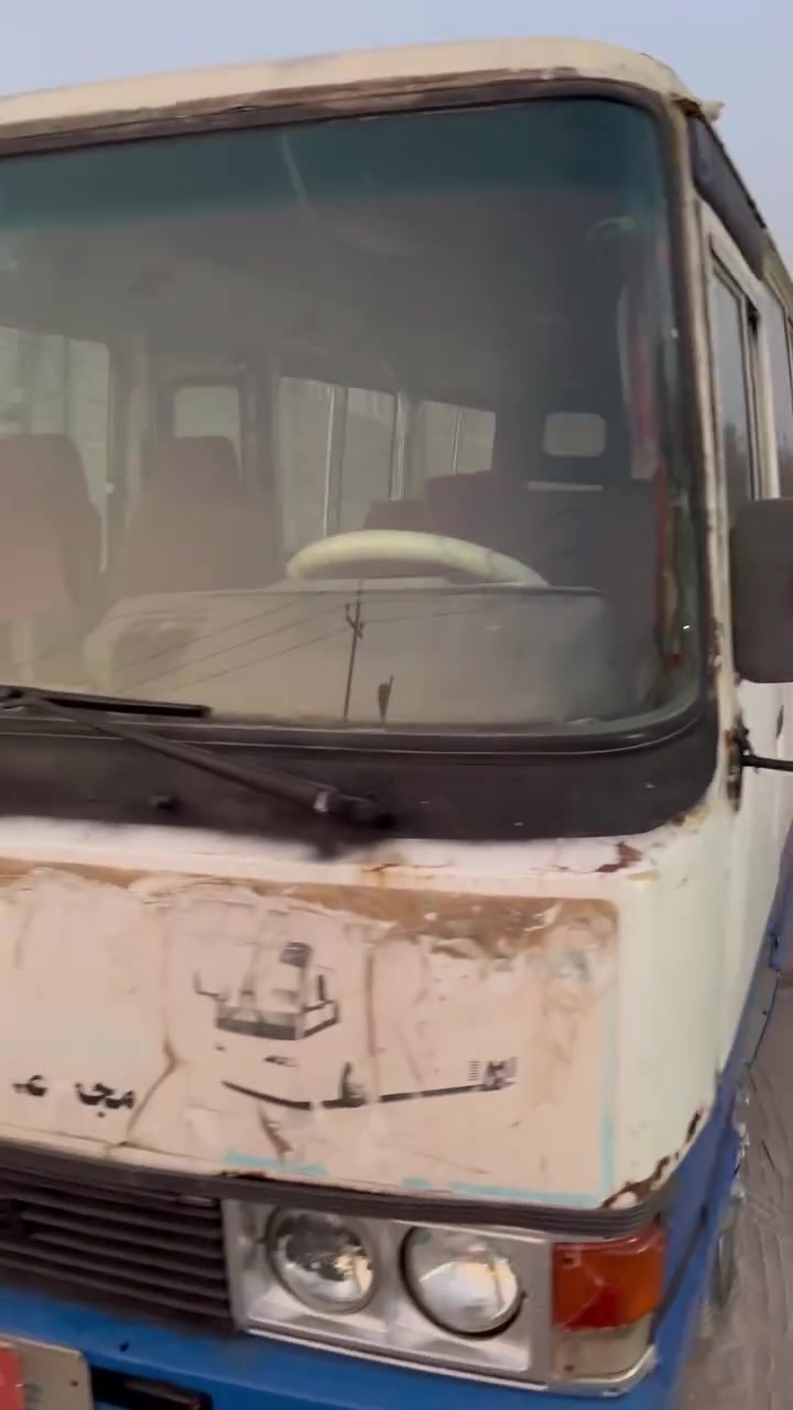 كوستر للبيع موديل ١٩٨٣ عريض نظيفه كير اكسل حداديه مكينه بيها بخار مكينتها كاز رقم نينوى راعيها موجود بس ما واصله السعر ٣ ملايين ونص وبيها مجال العنوان حله حي الجزائر خلف السايلو للتواصل على الرقم *********** وبي واتساب او خاص موجود ايضاً

