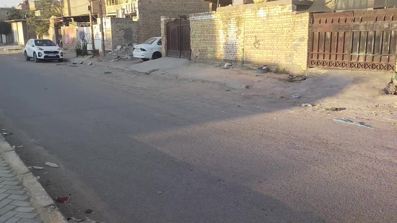 سلام عليكم من رخصت الادمن المحترم بيت للايجار مساحه 100 مربع ركن تجاري صاير بل سايدين مال مرطبات العذراء بيت جديد يحتوي علي طرمه  وصحيات خارجيه وستقبال 4×5 وحولي مطبخ4×5 وغرفه نوم4×5 وترك وحمام 2×2 ونص وبيتونه جبيره وبي غرفه فوك جبيره بس مكامله تصلح مخزن وبي تانكي وكيزر وخط سحب ونترنت  وخطين كهرباء خط عكس خط مي مينكطع مطلوب عاله زغيره  للاستفسار***********
