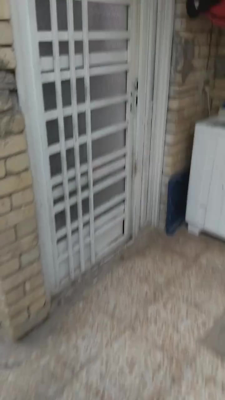 سلام عليكم بيت للبيع مساحه 150متر شارع الجواهري 
***********
