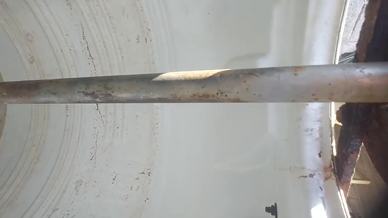 مأطور خلط زاهي للبيع ١٠٠٠ لتر صناعة إيطالي درجه اولى الي ياخذه ما يخسر بس عفت المصلحه وأريد ابيعه نضيف وشغال ما مستخدم هواي ويا شفت سل ستيل وتانكي قياس ١١٠٠ لتر الماطور بدون كير بوكس للإستفسار 
*********** متواجد واتساب وماسنجر
