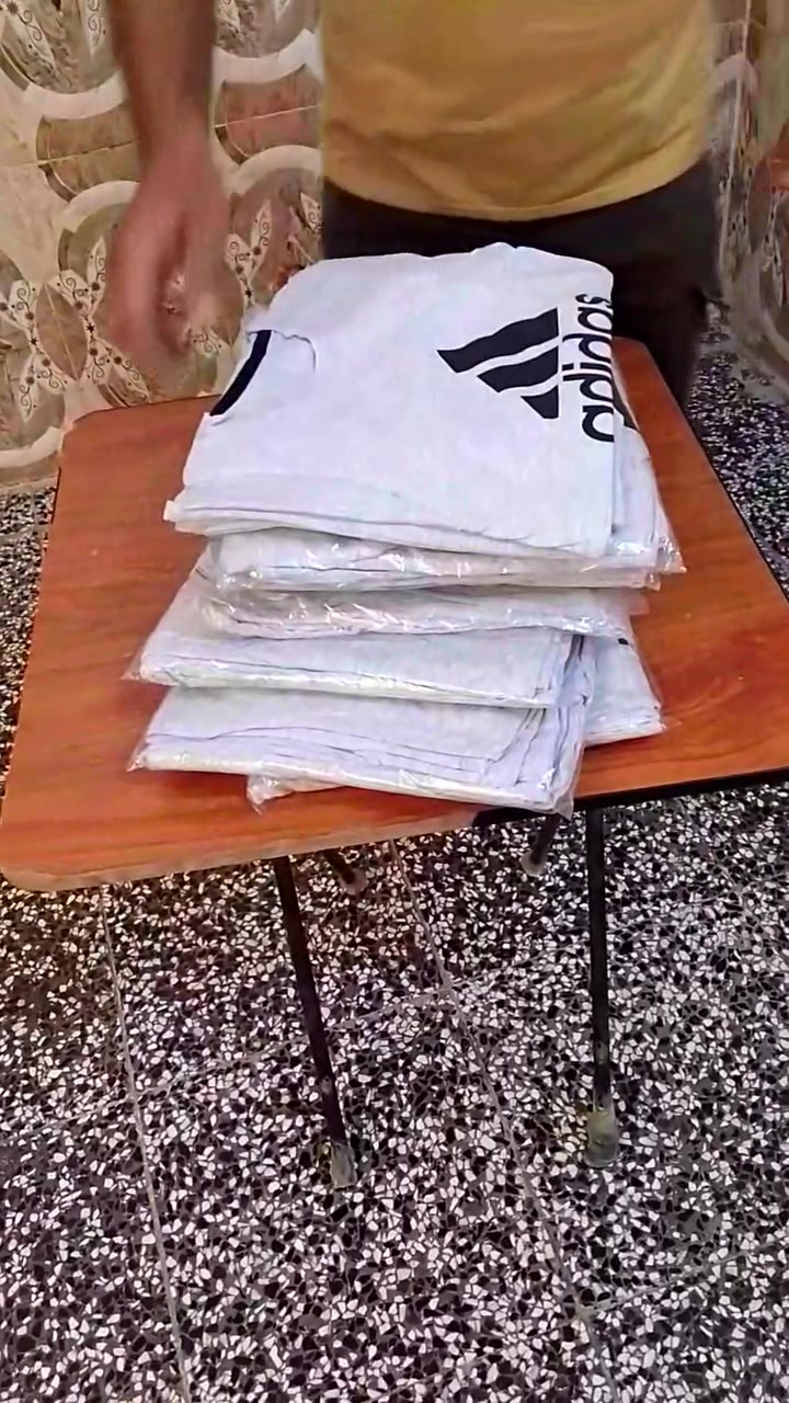 شلع اخر 4 درازن 
بدي محير
مشاء تركي
قياس ،،12,, 13,, 14,, 15,, 16
سعردرزن 24 الف
*********** واتساب
