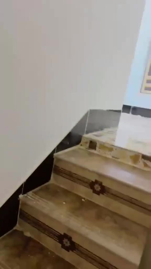 🏠 بيت طابقين للإيجار – حي الشهداء 📍

✨ فول حديث ومرتب وجاهز للسكن

🔹 الطابق الأرضي:
• استقبال
• صالة
• مطبخ
• غرفة نوم
• حمام
• كراج 🚗

🔹 الطابق الثاني:
• غرفة نوم
• حمام

📍 الموقع: حي الشهداء – قريب من مطبخ الخيرات

💰 سعر الإيجار: 375 قفل
***********
