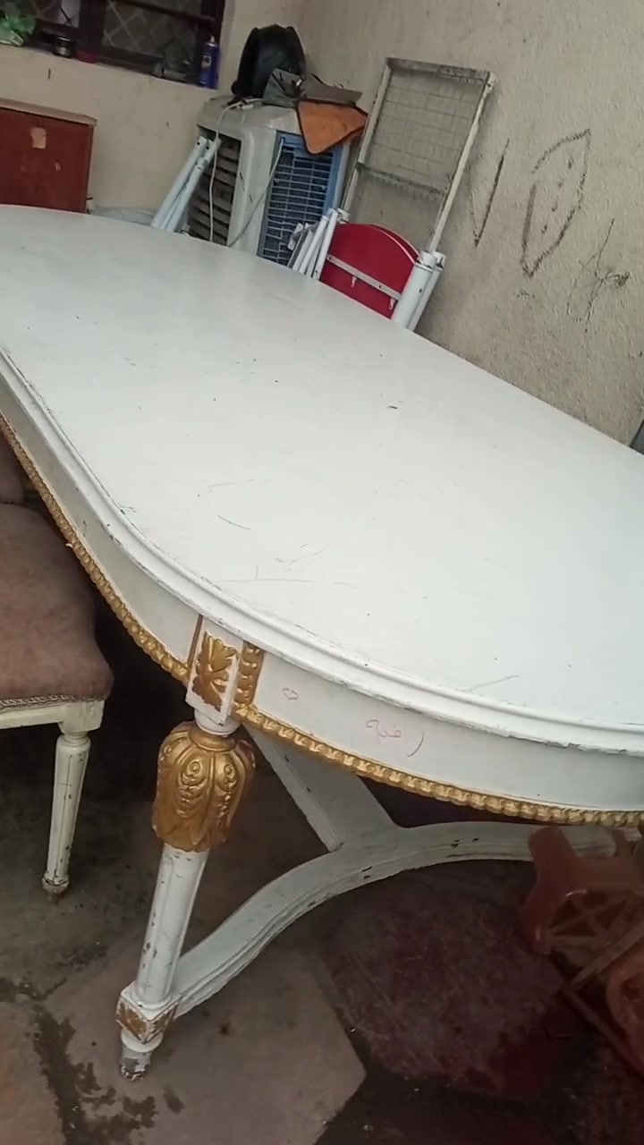 طاولة طعام • ٥ كراسي خشب • بغداد الحسينية