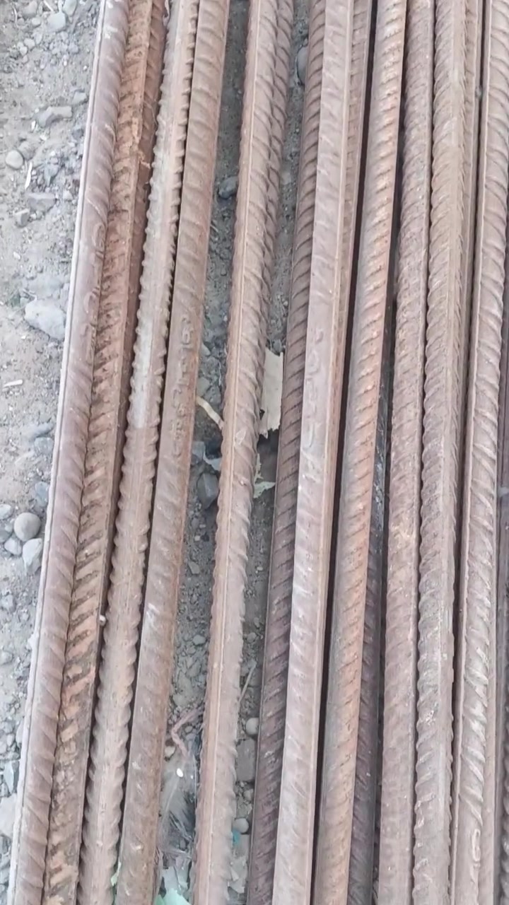 شيش استندر عراقي طول 12 متر نظيف للبيع الطن ب710 مكان بغداد الصابيات قرب جسر الدوار ***********
