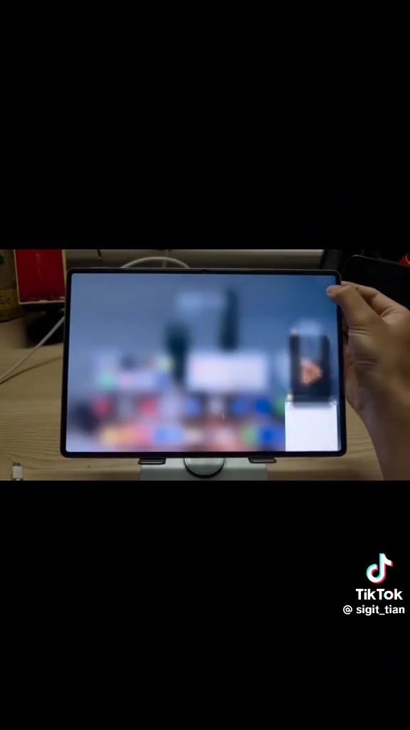 سلام عليكم ورحمة الله وبركاته 
اخوان ايباد نفس الي بالفيديو بس بي فطر كلش خفيف مايبين ولا يبين بالمس ولا ياثر باللمس وجايبة صار فترة جبيرة ومجاي استخدمة ورايد ابيعة رايدة ب ٤٥٠ قفل واذا تريدة اتصل بي واتساب موجود ورقمي شغال 
***********
