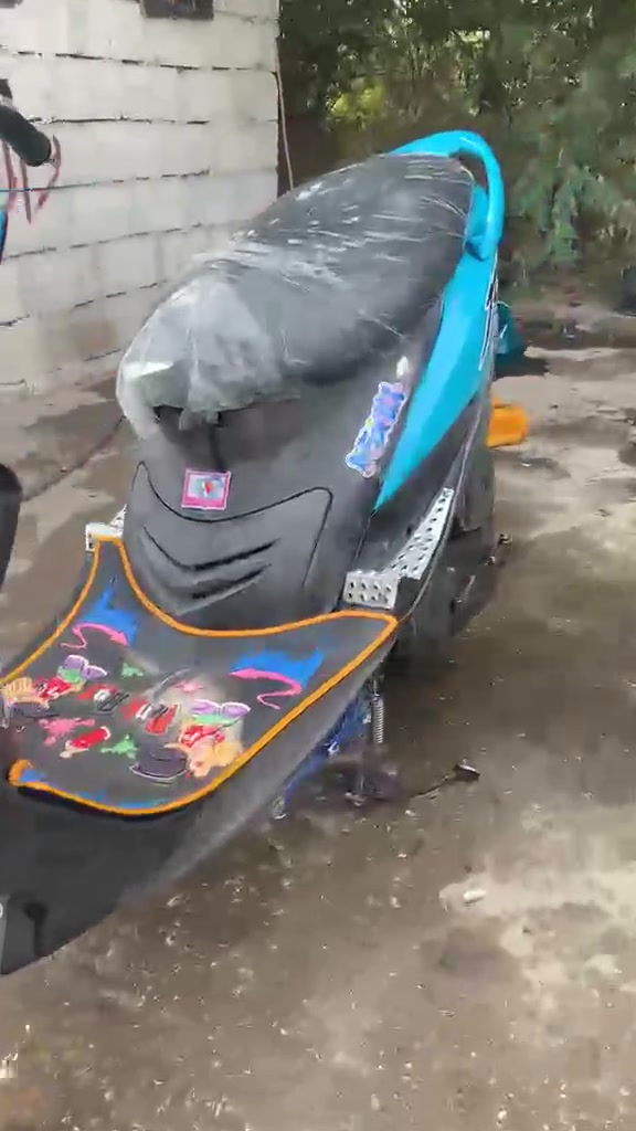 ماكس • عدلة • غراضه