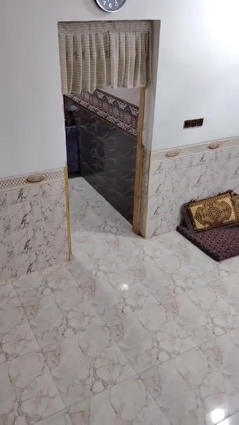 دار لبيع بل ١٢٥٤٠ سبعه كيلو طابقين فول ٤ غرف نوم صالات اثنين مطبخ صحيات واستقبال طابق ارضي شنو مبني بيت مبني مثله فوك مساحه ٢٠٠ شارع ١٠ ضهره شارع ٢٠ استفسار اتصال على رقم *********** السعر ١٢٠ بي مجال طابو صرف
