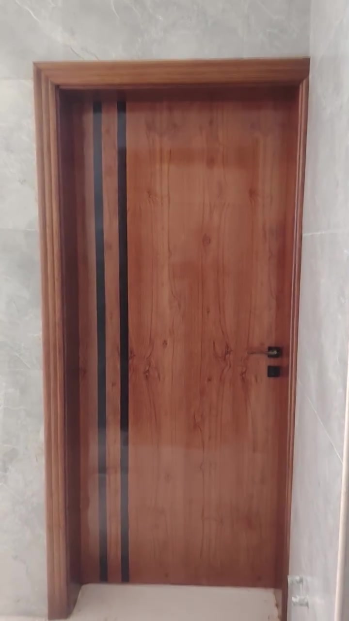السلام عليكم 
بيت درجه اولى المساحه 240 متر البناء طابوق الصب كونكريت عمل درجه اولى أضافه  يتكون البيت من مدخل +استقبال + صاله+مطبخ حار وبارد+غرفتين+صحيات داخليه  
البيت كامله مابيه اي نقص كله درجه اوله او لوح بنه 2026 
وخارجيه والبيت فيه وصل تطويب 
الموقع حي الصحفيين خامس بيت عن الشارع العام (المنطقه زراعيه) للعلم أن المنطقة متوفرة فيها كل الخدمات من ماء وكهرباء ومجاري وموقع البيت تحديداً يقع بالقرب من الجامعة التقنية الجنوبية 
للاستفسار الاتصال على الرقم التالي
***********
حي الصحفين
