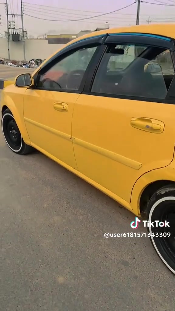 سياره أو بتره جاهزه سياره خير من الله محرك وكير مكفولات كرهبايات كله شغله شاشه وكامره سنويه 2030 رقم نكليزي أب اسمي مصفره هيه وغرامات عوزه بس حداديه الكدام مكاني ناصريه مركز السعر 45 بيه مجال قليل رقمي ***********

نص مكتوب في الصور:
- لعيونكم ✌️❤️
- @user1336582923068