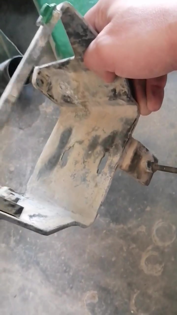 قاعدة باتري ٨١ بلاديه للبيع ل الاستفسار اتصل على *********** يوجد خدمة توصيل لجميع المحافضات السعر ١٠ فقط
