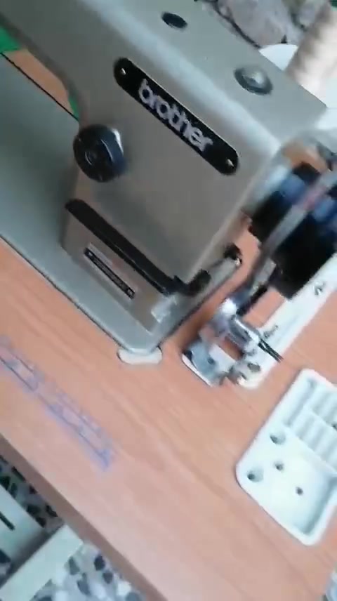 مكينه براذر اصلي  نظيفه لوك سعره ٢٠٠ قفل مكاني بغداد ***********
