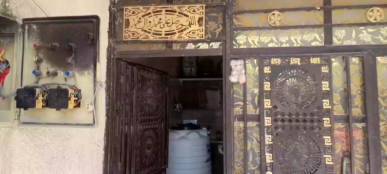 السلام عليكم بيت للبيع المشتل حي فدك فرع حيدر ابو المولده المساحه ٢٠٠مي مجاري كهرباء خطين خدمات كاملة للاستفسار ***********وتساب
