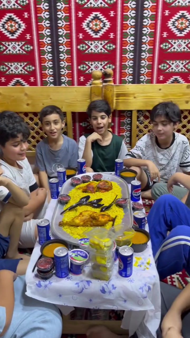الزبائن الحلويين
