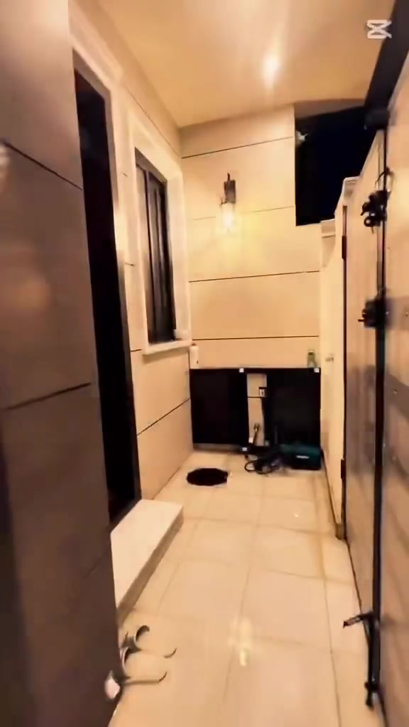 للبيع .. 👌👌👌(( مؤثث وجاهز ))
بسعر مناسب جداً 🔴

المساحة 100 م ( 6.25 * 16) 
4 غرف وصالة وحديقة داخلية وحمامات 2
وبلكونة وترك
📍الدورة - مدخل البُوعيثة شارع صيدلية بسمة الحياة - خلف الجامع الكبير 

موقع ستراتيجي كل شي بقربك 
حين التوجه للسريع بالامكان التوجه للرصافة او التوجه للكرخ عبر جسر الجمعية 

البناء طراز عالي متميز ومتوفرة جميع صور البُنى التحتية وكل شيء موضّح … 

منظومة كاميرات مراقبة 📸+ منظومة سحب الدخان من المطبخ 💨 ( صاروخية للسطح ) 
+ منظومة انترنت 🛜 تأسيس 
منظومة مياه 💧 متكاملة معزز للضخ ( شمجي ) 
منظومة شبابيك عازلة تماماً عن الضجيج وعن الغبار 

والكثير من المميزات بهذا المنزل 🏡… 

للتواصل واتساب :- 
***********
