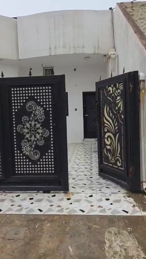 دار للبيع مساحه ٢٢٠ متر خلف تجاري مقابل جامع ام القرى زراعي اول فرع أقرب نقطه داله صيدليه الشافي وقريب ايا من ماركت ابو حسان جوهرة ومن قاعه بسطملي مقابل الجامع ام القرى اتصل عل الرقم للااستفسار *********** سعر البيت ٧٦ بي مجال بسيط
