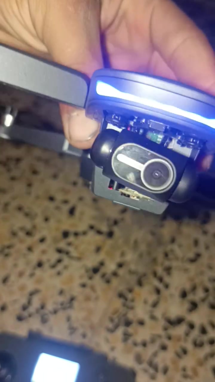 سلام عليكم درون L200pro كامل ملاحقاته بيه بس الكمبل مالته ما يشتغل الكامره ملته 4k ملاحضه الكامره تشتغل بس الكمبل سعر. 95 موجود توصيل جميع المحافظات العراق 🇮🇶
‏‪***********‬‏
