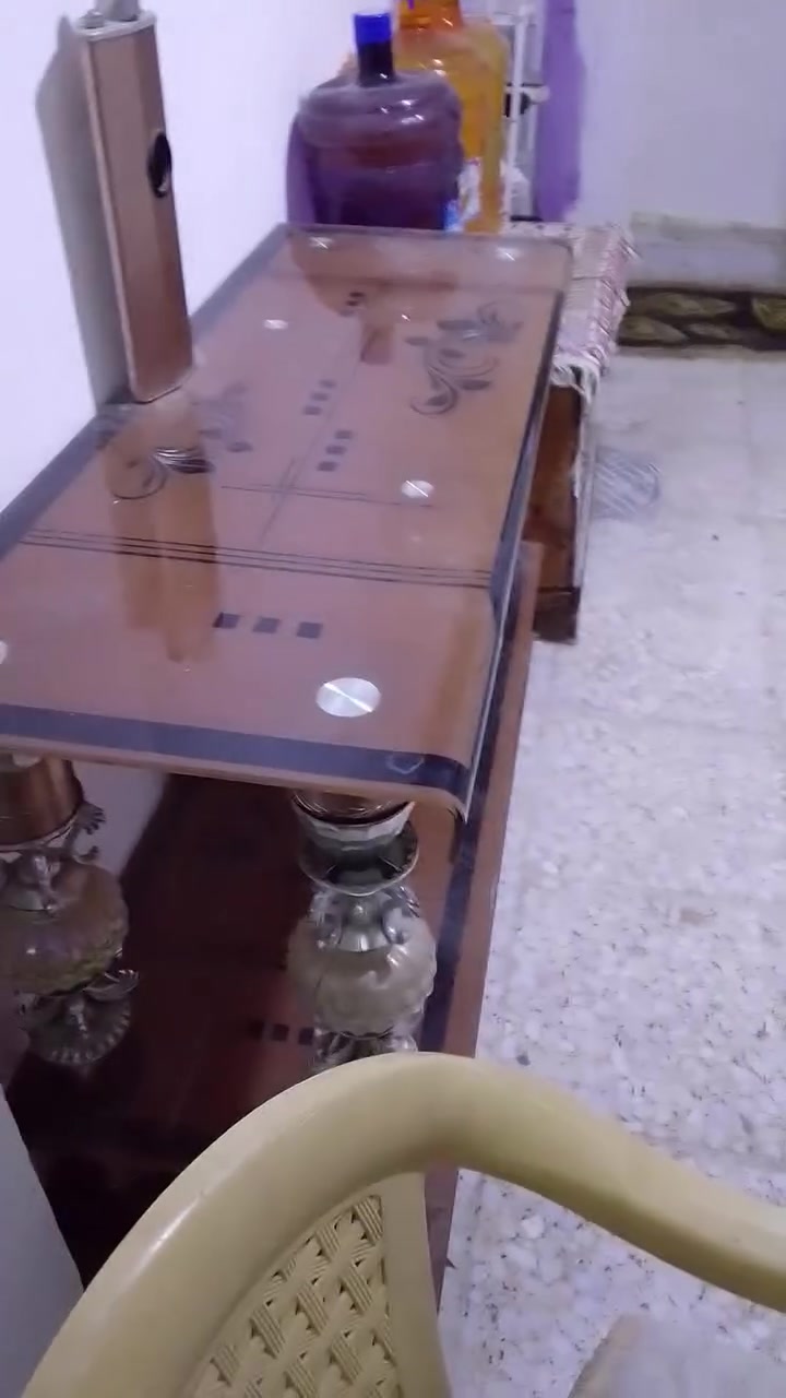 ٣ كراسي • ميز تلفزيون ٢ • كراده داخل