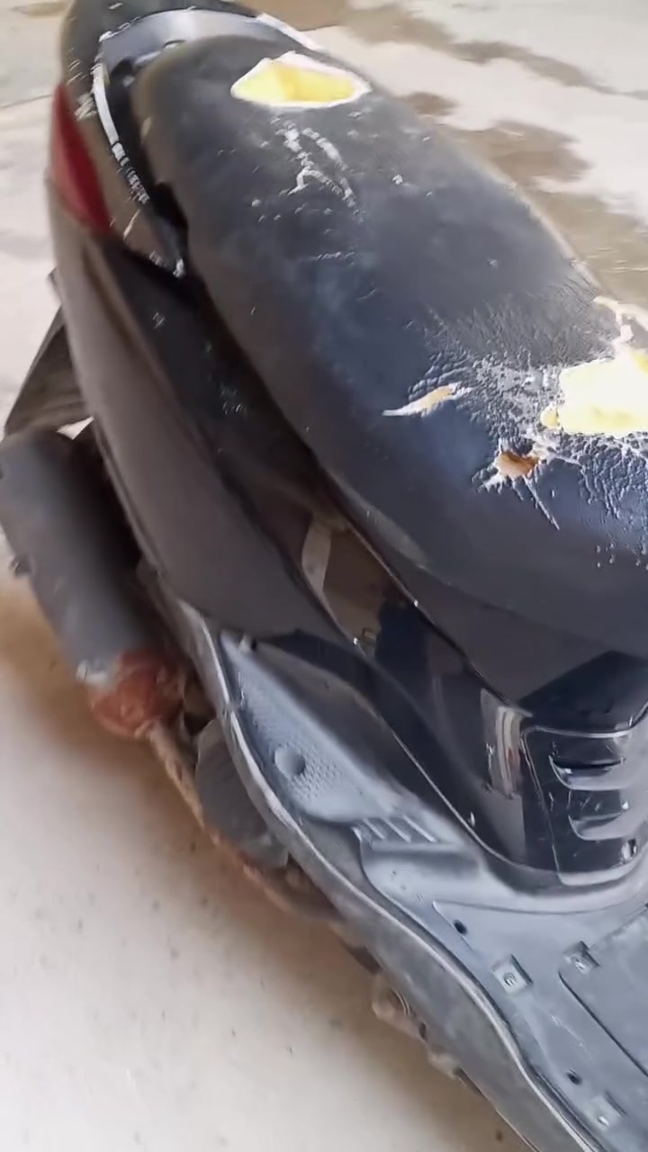 السلام عليكم 
دراجة بريز نكره سلف هندر كهربائيات شغالة دراجة نظيفة بلواقع
نواقص مالته مثل ما اشوف 
لحية +دبلات امامي+الفشكة ملحومة توب يعني عمر
سعره 325 وبيه مجال مكاني مدينة الصدر الشماعية
للاتصال ***********
