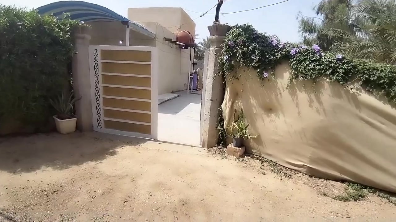 دار للبيع 🫱
مساحه البيت ٥٠٠م
جنس الارض زراعي بناء بلوك درجه أوله 
يتكون البيت من ٢ غرف نوم 
صاله واستقبال ومطبخ 
العنوان بابل قضاء المحاويل البدع قرب حي الشهداء سعر ٦٥ قابل للتفاوض ***********
