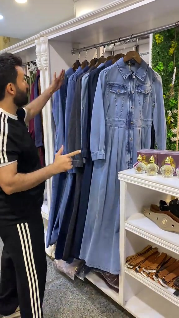فستان جينز • خامة ايطالي • قياس ٥٠