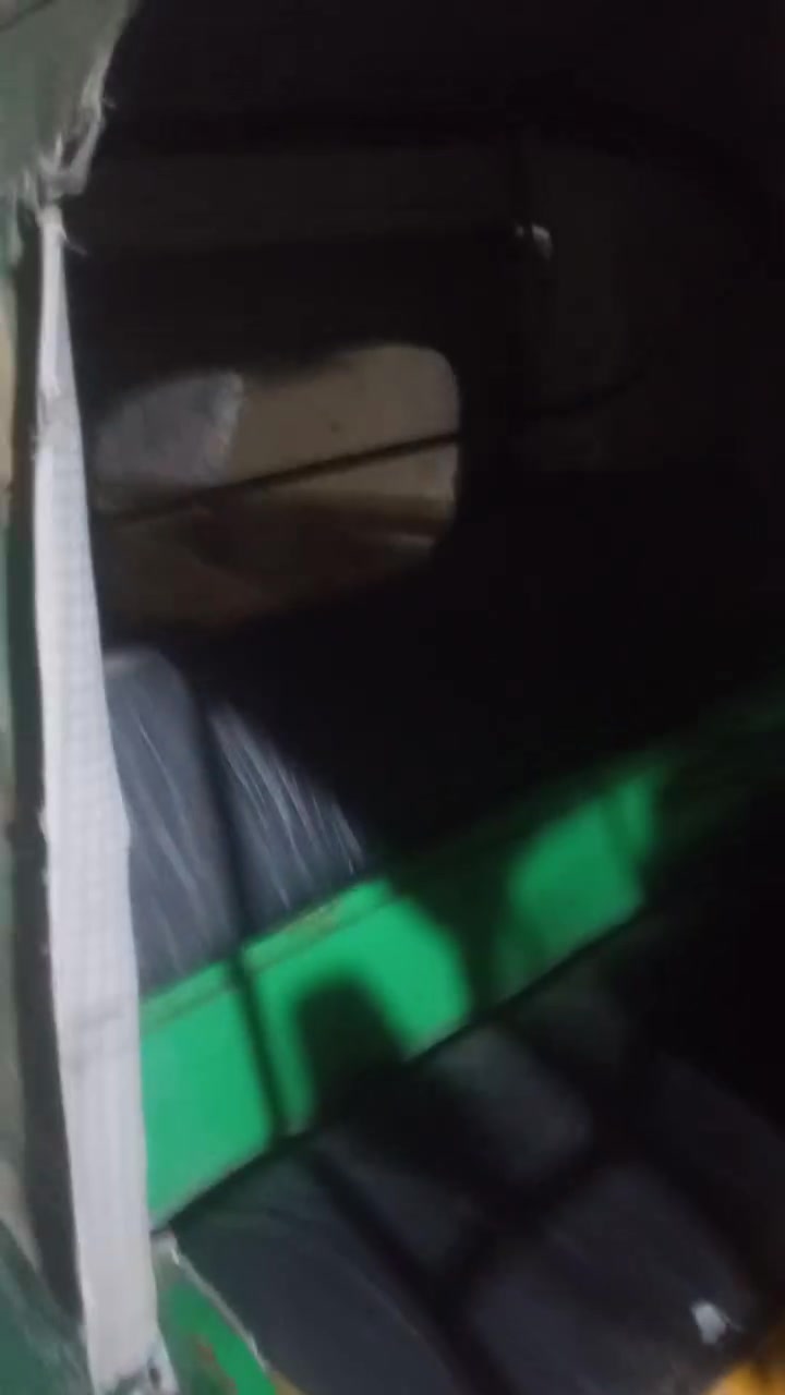 سلام عليكم عندي تكتك لبيع لون اخضر مديل 2017 محوره مكينه ستوته وكسن ستوته المكينه كدام تجي مفلش جسر ماله وكهربايات عطلانه فقط ابيع كوم حديد اكفل سرقه وعشاير فقط هاي شكله مثل ما موضح بل فيديو سعر 600 وبيه مجال بسيط لشراي ارواق محتركه ابيع كوم حديد ارجع. وكرر اكفل سرقه وعشاير شوف عينك تكتك نضيفه خارجيه ودواخل هم
