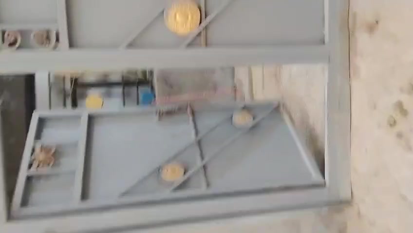يا الله سلام عليكم بيت في كربلاء قنطره السلام غريب عل اليمام مساحت البيت ميت متر مربع طابقين ***********
